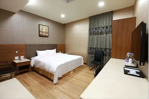 Deluxe Tek Büyük Yataklı Oda