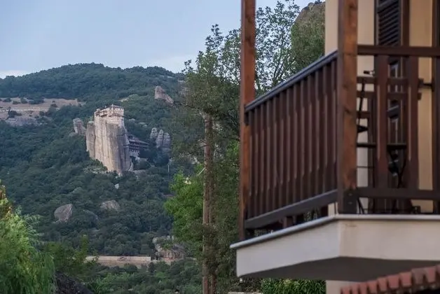Double or Twin Room (Mountain and Partial Meteora view)