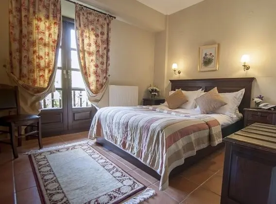 Single Room (Mountain and Partial Meteora View)