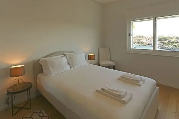 Ev, 4 Yatak Odası, Kişiye Özel Havuzlu, Nehir Manzaralı