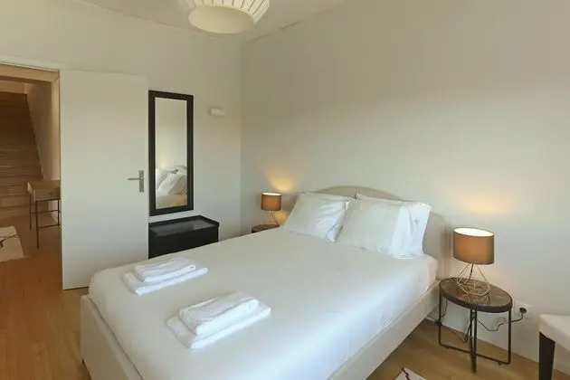 Ev, 4 Yatak Odası, Kişiye Özel Havuzlu, Nehir Manzaralı