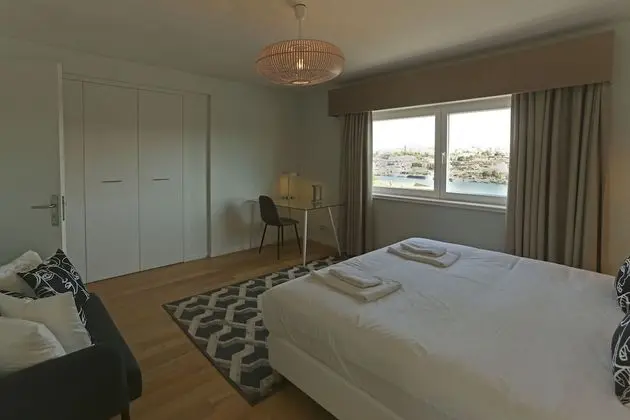 Ev, 4 Yatak Odası, Kişiye Özel Havuzlu, Nehir Manzaralı