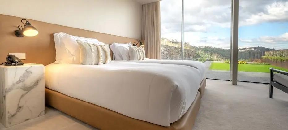 Tek Büyük Yataklı Oda, Balkon, Nehir Manzaralı