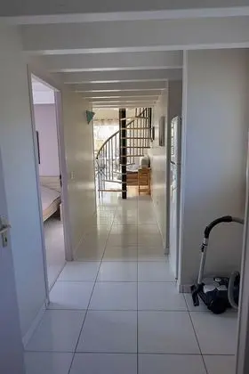 Family Ev, Banyolu/Duşlu, Bahçe Manzaralı (Papillons)