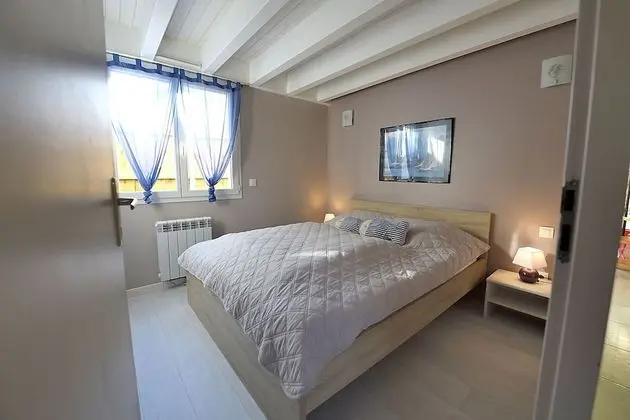 Family Ev, Banyolu/Duşlu, Bahçe Manzaralı (Papillons)