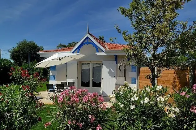 Romantic Villa, Banyolu/Duşlu, Bahçe Manzaralı (Bleu Azur)