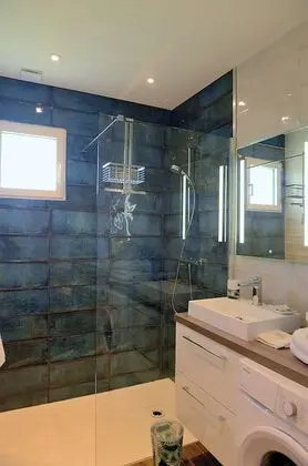 Romantic Villa, Banyolu/Duşlu, Bahçe Manzaralı (Bleu Azur)