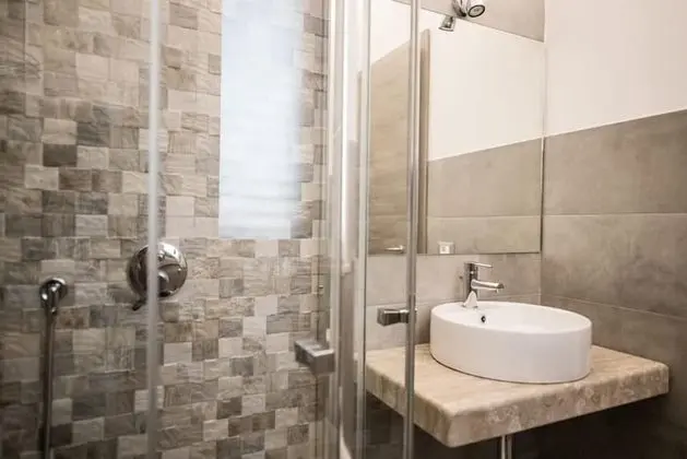 Üç Kişilik Oda (2)