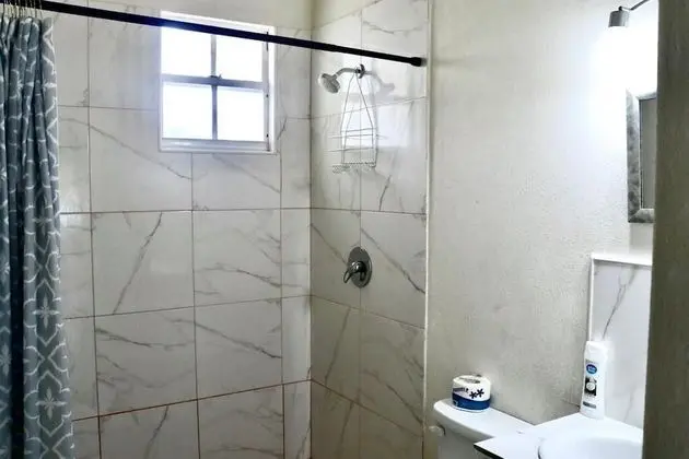Basic Tek Büyük Yataklı Oda