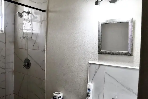 Basic Tek Büyük Yataklı Oda