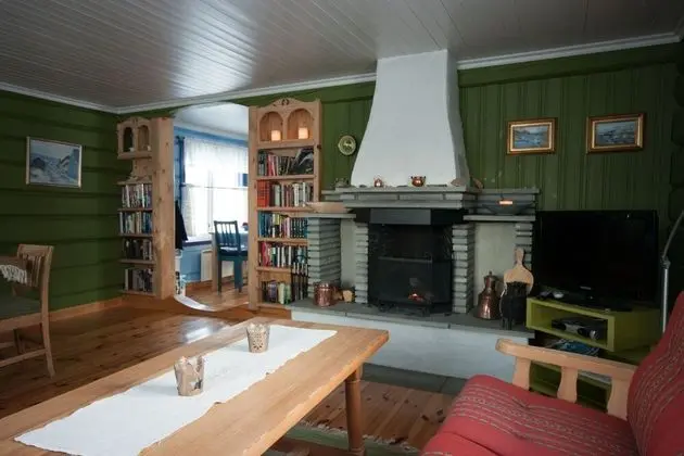 Traditional Ev, Birden Çok Yatak, Dağ Manzaralı