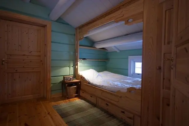 Traditional Ev, Birden Çok Yatak, Dağ Manzaralı