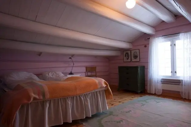 Traditional Ev, Birden Çok Yatak, Dağ Manzaralı