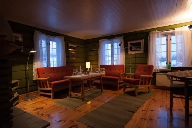 Traditional Ev, Birden Çok Yatak, Dağ Manzaralı