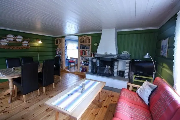 Traditional Ev, Birden Çok Yatak, Dağ Manzaralı