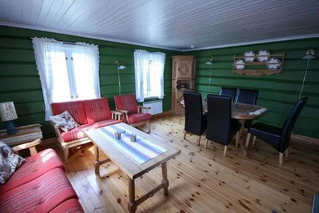 Traditional Ev, Birden Çok Yatak, Dağ Manzaralı