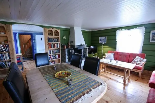 Traditional Ev, Birden Çok Yatak, Dağ Manzaralı