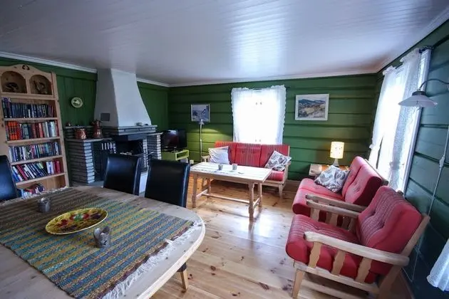 Traditional Ev, Birden Çok Yatak, Dağ Manzaralı