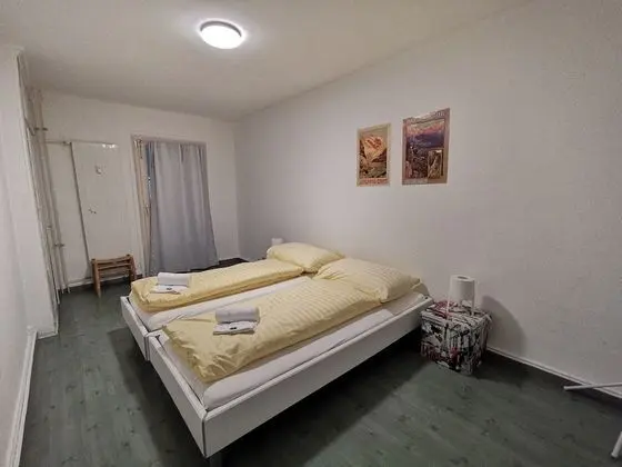 Apartment (51 incl 80 CHF cleaning fee)