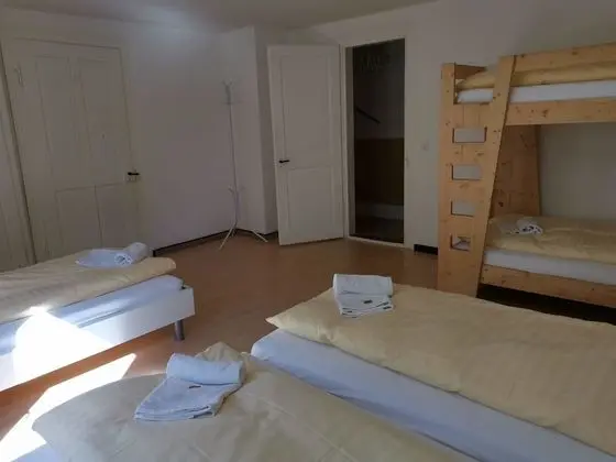 Apartment (52 incl 80 CHF cleaning fee)