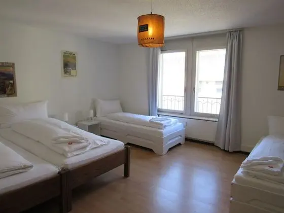 Apartment (53 inc 80 CHF cleaning fee)