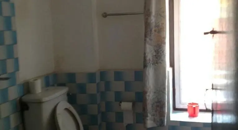 Basic Tek Büyük veya İki Ayrı Yataklı Oda, Ortak Banyo