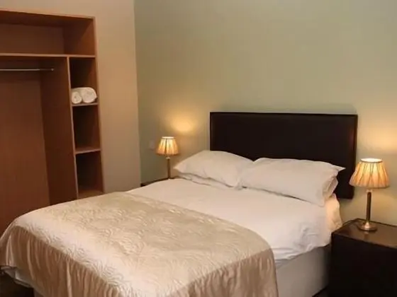 Tek Büyük Yataklı Oda, Banyolu/Duşlu ( (Ground Floor))