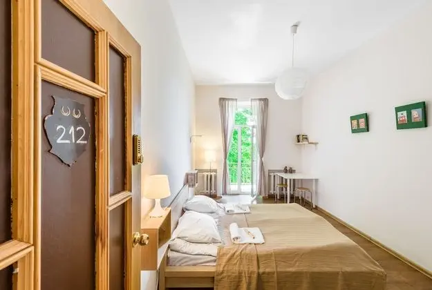 Tek Büyük Yataklı Oda, Ortak Banyo