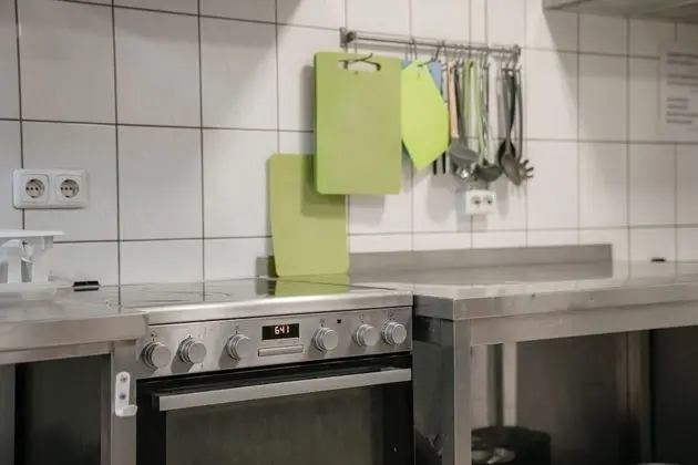 Tek Kişilik Oda, Ortak Banyo