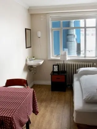 Basic Tek Kişilik Oda (with Shared Bathroom)