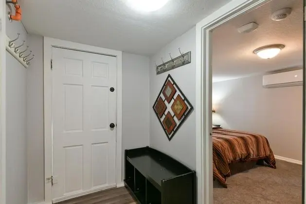 Ev (Downtown house- IN HISTORIC BRANSON -)