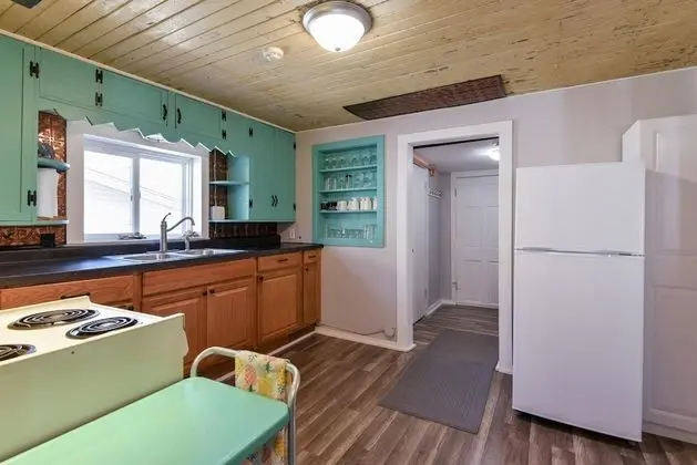 Ev (Downtown house- IN HISTORIC BRANSON -)