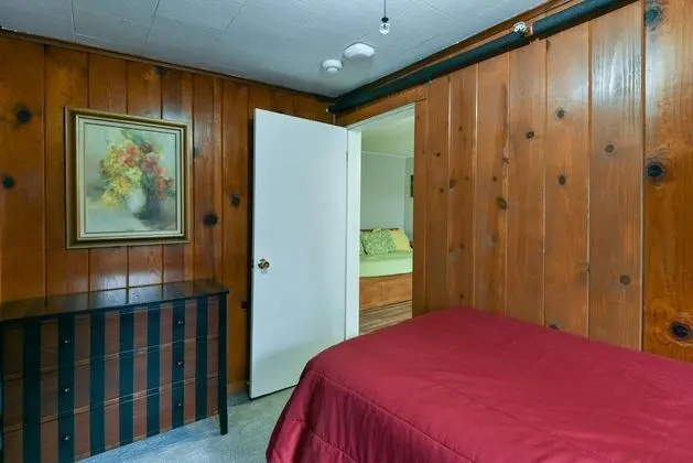 Ev (Downtown house- IN HISTORIC BRANSON -)