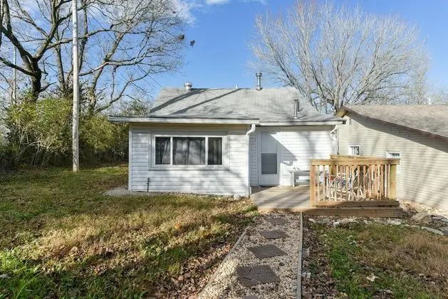 Ev (Downtown house- IN HISTORIC BRANSON -)