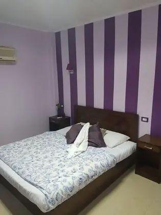 Tek Büyük Yataklı Oda, Ortak Banyo