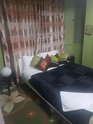 Tek Büyük Yataklı Oda, Ortak Banyo
