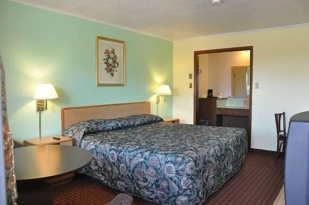 Basic Tek Kişilik Oda, 1 Büyük (Queen) Boy Yatak, Sigara İçilmez