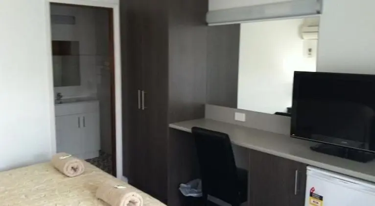Standard Tek Büyük Yataklı Oda