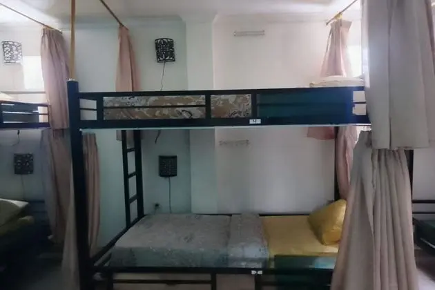 Ortak Ranzalı Oda, Karma Ranzalı Oda
