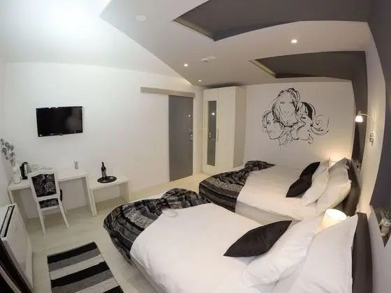 Deluxe Üç Kişilik Oda, Şehir Manzaralı