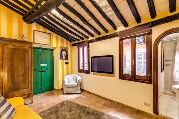 Apart Daire (Via di Monte Giordano 62)