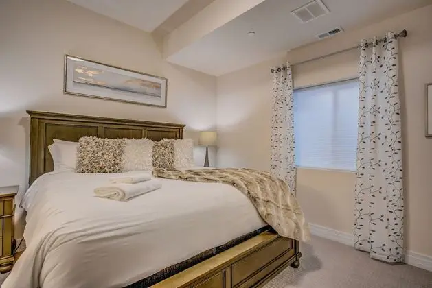 Villa (4 Bedrooms)