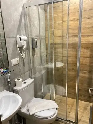 Economy Tek Büyük veya İki Ayrı Yataklı Oda