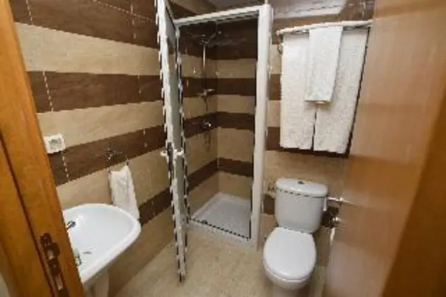 1 Çift Kişilik Veya 2 Tek Kişilik Yatak
