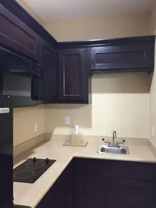 Tek Büyük Yataklı Oda (2 Full Beds, Kitchenette)