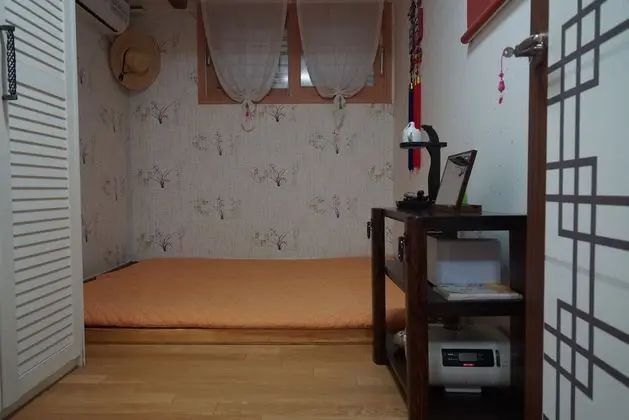 Korean Ondol Room (Annex)