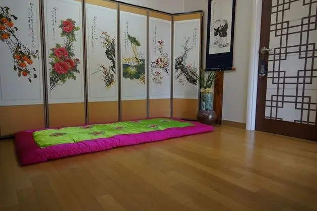 Korean Ondol Room (Annex)