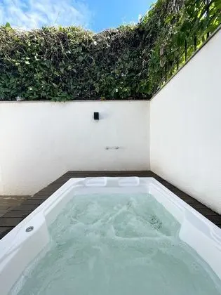 Luxury Tek Büyük Yataklı Oda