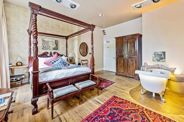 Top Notch Room
