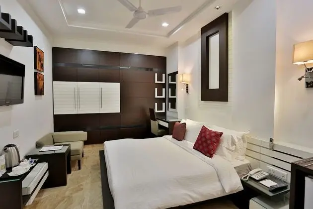 Luxury Oda